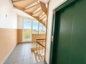 Pronájem bytu 1+kk, Praha - Prosek, Litoměřická, 28 m2