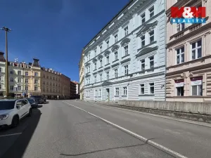 Pronájem bytu 3+1, Karlovy Vary, I. P. Pavlova, 80 m2