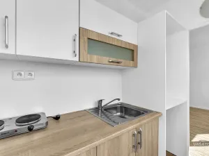 Pronájem bytu 1+kk, Dvůr Králové nad Labem, Macharova, 27 m2