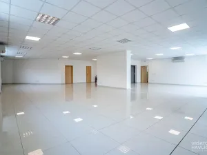 Pronájem obchodního prostoru, Hradec Králové, Víta Nejedlého, 400 m2
