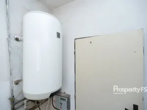 Prodej kanceláře, Okna, 475 m2