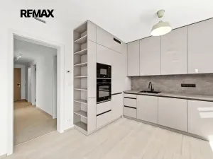 Pronájem bytu 3+kk, Praha - Hloubětín, Poděbradská, 77 m2