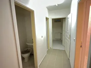 Prodej obchodního prostoru, Karlovy Vary, Zámecký vrch, 111 m2