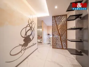 Pronájem obchodního prostoru, Praha - Staré Město, náměstí Curieových, 75 m2