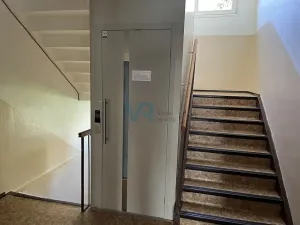 Prodej bytu 2+1, Trhové Sviny, Sídliště, 54 m2