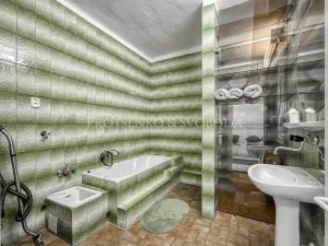 Prodej kanceláře, Křižanov, Benešovo náměstí, 530 m2