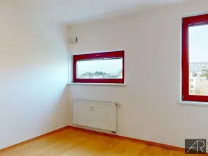 Pronájem bytu 3+kk, Praha - Podolí, Jeremenkova, 84 m2