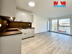 Prodej bytu 1+kk, Zlín, Nad Stráněmi, 34 m2