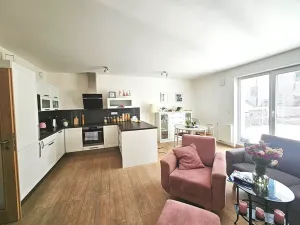 Pronájem bytu 2+kk, Jesenice, Cedrová, 65 m2