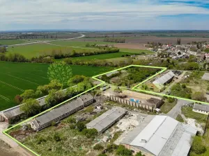 Prodej komerčního pozemku, Holešov, 27330 m2