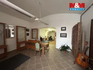 Pronájem obchodního prostoru, Úštěk - Úštěk-Vnitřní Město, Mírové náměstí, 34 m2