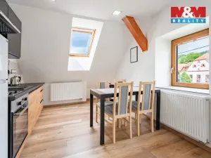 Pronájem atypického bytu, Hoštice, 60 m2