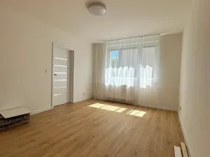 Prodej bytu 1+1, Karlovy Vary, Úvalská, 36 m2