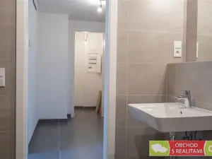 Pronájem bytu 2+kk, Praha, Hodkovická, 63 m2