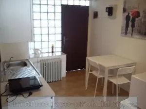 Pronájem pokoje, Brno, Elgartova, 15 m2