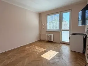 Prodej bytu 3+1, Cheb, 17. listopadu, 65 m2