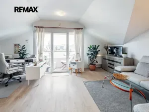 Prodej bytu 1+kk, Nupaky, Za Hotelem, 52 m2