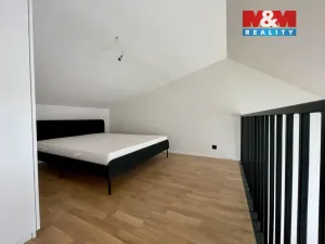 Pronájem bytu 1+kk, Praha - Vršovice, Krymská, 44 m2