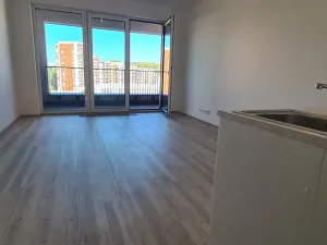 Pronájem bytu 1+kk, Praha - Hloubětín, Poděbradská, 32 m2
