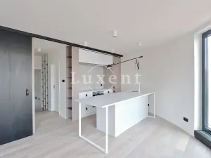 Pronájem bytu 2+kk, Praha - Vinohrady, náměstí Jiřího z Poděbrad, 60 m2