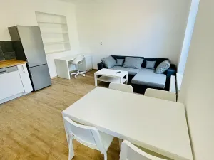 Pronájem bytu 2+kk, Jihlava, Farní, 42 m2