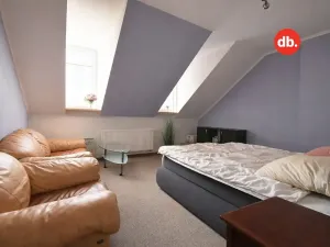 Pronájem bytu 2+kk, Karlovy Vary, náměstí Republiky, 55 m2
