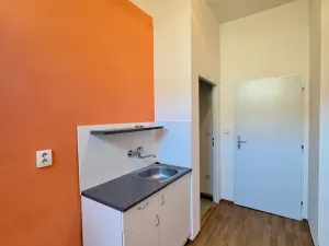 Pronájem obchodního prostoru, Krnov - Pod Bezručovým vrchem, Bezručova, 23 m2