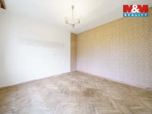 Prodej bytu 3+1, Karlovy Vary - Stará Role, Fibichova, 66 m2