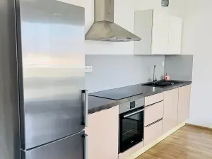 Pronájem bytu 1+kk, Praha - Letňany, Škrábkových, 33 m2