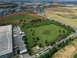 Pronájem komerčního pozemku, Praha, 800 m2