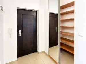 Pronájem bytu 1+kk, Praha - Újezd nad Lesy, Staroújezdská, 43 m2