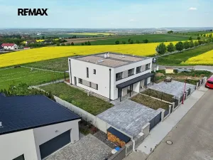 Pronájem rodinného domu, Červené Pečky, Hrabáňova, 213 m2