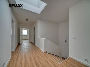 Pronájem rodinného domu, Červené Pečky, Hrabáňova, 213 m2