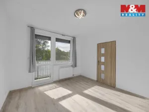 Pronájem bytu 2+1, Chvaletice, U Kulturního domu, 60 m2