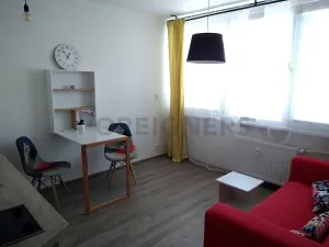 Pronájem bytu 2+kk, Hradec Králové, Hradecká, 31 m2