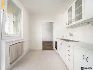 Pronájem bytu 2+1, Pardubice - Bílé Předměstí, Bezdíčkova, 49 m2
