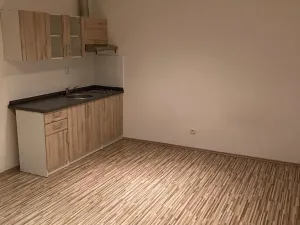 Pronájem bytu 1+kk, Počátky, Lipárecké nám., 31 m2