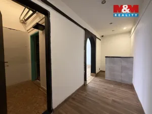 Pronájem obchodního prostoru, Karviná - Mizerov, Centrum, 32 m2