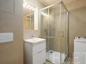 Pronájem bytu 2+kk, Praha - Košíře, Hlaváčkova, 40 m2