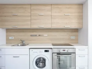 Pronájem bytu 1+kk, Praha - Záběhlice, Topolová, 31 m2