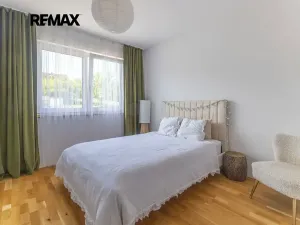 Prodej vícegeneračního domu, Bavoryně, 194 m2
