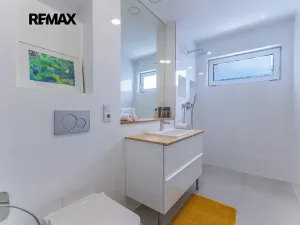 Prodej vícegeneračního domu, Bavoryně, 194 m2