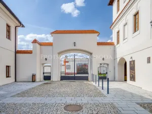 Pronájem bytu 2+kk, Praha - Troja, Pod Havránkou, 63 m2
