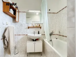 Pronájem bytu 2+1, Praha - Koloděje, U Floriána, 54 m2