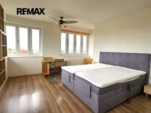 Pronájem bytu 2+kk, Praha - Řepy, Karlovarská, 59 m2