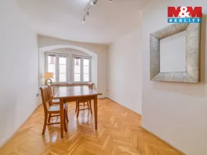 Prodej bytu 3+1, Cheb, Hradební, 56 m2
