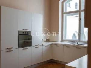Pronájem kanceláře, Praha - Josefov, Pařížská, 210 m2