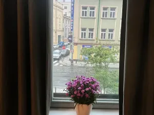 Pronájem bytu 2+kk, Praha - Smíchov, Nádražní, 52 m2