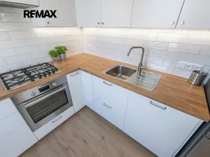 Pronájem bytu 3+1, Praha - Žižkov, Křivá, 73 m2