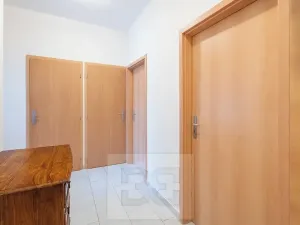Pronájem bytu 2+1, Praha - Hradčany, Na valech, 79 m2